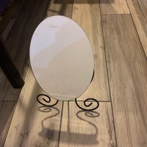 Cute elegant  mirror with fancy sturdy legs